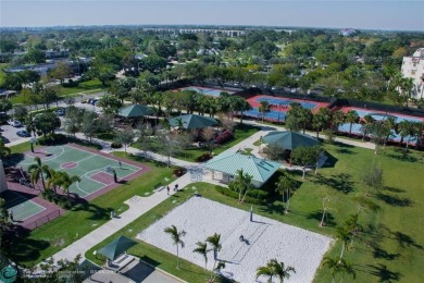 MOTIVATED SELLERS! Bring your offer to this spacious low priced on Oaks Country Club in Florida - for sale on GolfHomes.com, golf home, golf lot