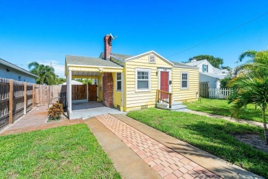 Rare chance to own this beautiful cottage in the sought after on Lake Worth Municipal Golf Course in Florida - for sale on GolfHomes.com, golf home, golf lot