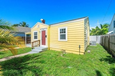 Rare chance to own this beautiful cottage in the sought after on Lake Worth Municipal Golf Course in Florida - for sale on GolfHomes.com, golf home, golf lot
