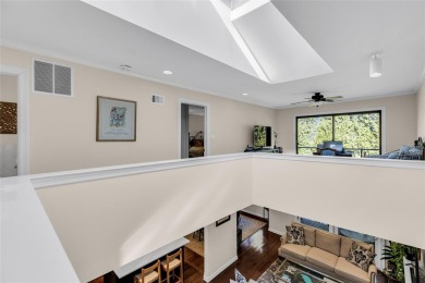 Welcome to this mint townhouse-style end unit condo in the on Glen Head Country Club in New York - for sale on GolfHomes.com, golf home, golf lot