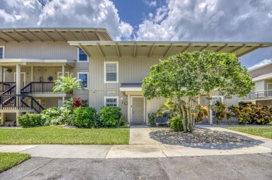 GORGEOUS IN RIVERBEND! Welcome to this terrific townhome with on Riverbend Golf Club in Florida - for sale on GolfHomes.com, golf home, golf lot