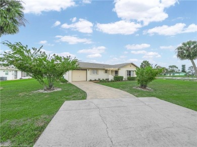 Charming 2-Bedroom, 2.5-Bathroom Home in Prime Location - A on Golf Hammock Country Club in Florida - for sale on GolfHomes.com, golf home, golf lot