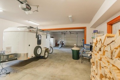 MOUNT SHASTA LUXURY LIVING ON THE 9TH HOLE. This 5,204 SF custom on Mount Shasta Resort in California - for sale on GolfHomes.com, golf home, golf lot