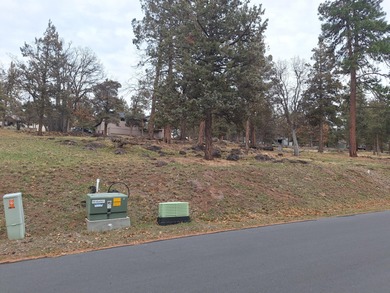 Build your new home at the Running Y Resort Community! .51 Acre on Running Y Ranch Resort in Oregon - for sale on GolfHomes.com, golf home, golf lot