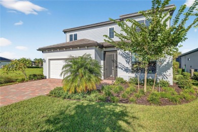Beautiful 5 bedroom Plus a Den with 3-1/2 Bathrooms, Yorkshire on Panther Run Golf Club in Florida - for sale on GolfHomes.com, golf home, golf lot