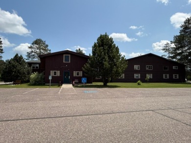 Turn-key 1 bed, 1 bath condo in the popular Gateway Lodge in on Gateway Golf Club in Wisconsin - for sale on GolfHomes.com, golf home, golf lot