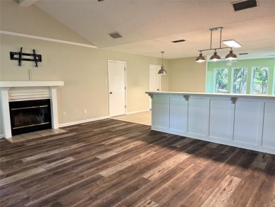 Wonderful Move in ready 3BD-2BA-2LA home on 3 lots (one fee!) on Holly Lake Ranch Golf Club in Texas - for sale on GolfHomes.com, golf home, golf lot