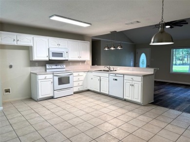 Wonderful Move in ready 3BD-2BA-2LA home on 3 lots (one fee!) on Holly Lake Ranch Golf Club in Texas - for sale on GolfHomes.com, golf home, golf lot