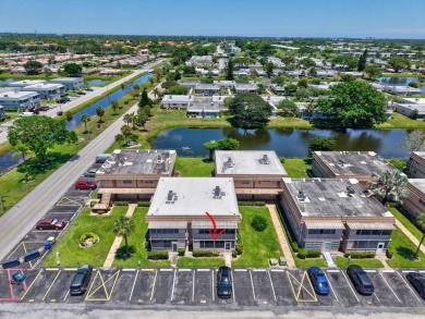 Beautifully updated first-floor unit in the sought-after Kings on Kings Point Golf - Executive in Florida - for sale on GolfHomes.com, golf home, golf lot