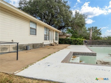 Welcome to this stunning 3-bedroom, 3-full-bathroom home located on Hidden Falls Golf Club in Texas - for sale on GolfHomes.com, golf home, golf lot