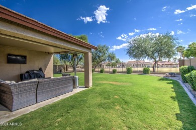 Great location on the golf course and walking distance to on Las Colinas Golf Club in Arizona - for sale on GolfHomes.com, golf home, golf lot