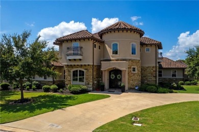 Beautiful custom home in the sought after Pebble Creek Golf on Pebble Creek Country Club in Texas - for sale on GolfHomes.com, golf home, golf lot