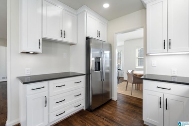 NEW LOOK--completely updated from top to bottom! This charming on Vestavia Golf and Country Club in Alabama - for sale on GolfHomes.com, golf home, golf lot