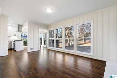 NEW LOOK--completely updated from top to bottom! This charming on Vestavia Golf and Country Club in Alabama - for sale on GolfHomes.com, golf home, golf lot