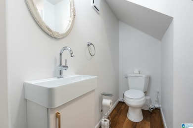 NEW LOOK--completely updated from top to bottom! This charming on Vestavia Golf and Country Club in Alabama - for sale on GolfHomes.com, golf home, golf lot