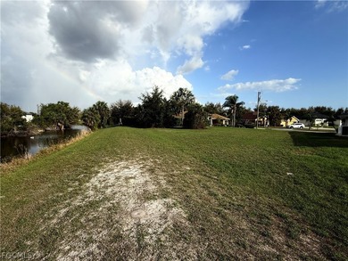 Prime opportunity to own a **Deep Creek vacant lot** in the on Kingsway Country Club in Florida - for sale on GolfHomes.com, golf home, golf lot