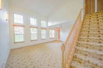 ENJOY A $5,000 CREDIT FOR CARPET REPLACEMENT! This is a on Bloomingdale Golf Club in Illinois - for sale on GolfHomes.com, golf home, golf lot