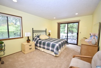 Stunning, contemporary house in Sunland, on premier lot with on SunLand Golf and Country Club in Washington - for sale on GolfHomes.com, golf home, golf lot