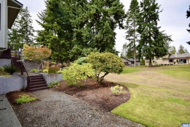 Stunning, contemporary house in Sunland, on premier lot with on SunLand Golf and Country Club in Washington - for sale on GolfHomes.com, golf home, golf lot