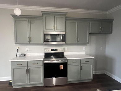 Are you thinking of making the move to Berry Hill? MOVE IN on Juniper Hills Golf Course in Kentucky - for sale on GolfHomes.com, golf home, golf lot