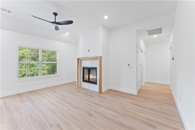 Come see this fantastic new construction home with a one year on Bella Vista Country Club - Kingswood in Arkansas - for sale on GolfHomes.com, golf home, golf lot
