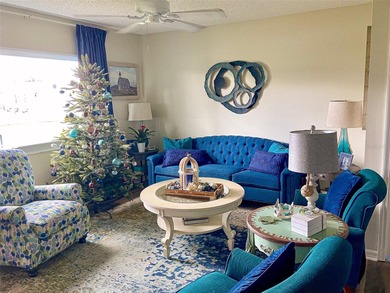 Welcome to this charming and impeccably maintained home located on The Links of Spruce Creek in Florida - for sale on GolfHomes.com, golf home, golf lot