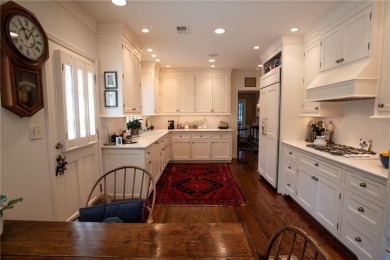 Beautiful all-brick colonial perfectly situated overlooking Hole on Mission Hills Country Club in Kansas - for sale on GolfHomes.com, golf home, golf lot