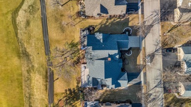 This beautifully remodeled ranch townhome offers the perfect on Crystal Tree Golf and Country Club in Illinois - for sale on GolfHomes.com, golf home, golf lot