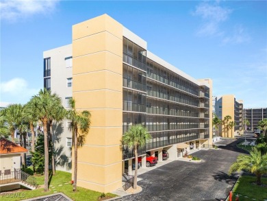 Great investment opportunity at Hibiscus Pointe! This 2bed/2bath on Fort Myers Beach and Golf Club in Florida - for sale on GolfHomes.com, golf home, golf lot