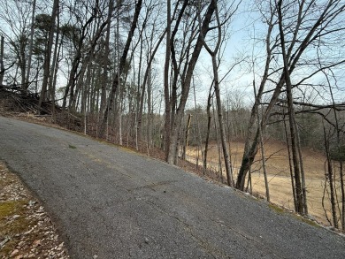 Building lot located in the established golf course community of on Kingwood Golf Club and Resort in Georgia - for sale on GolfHomes.com, golf home, golf lot