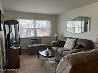 55+Community in Crestwood Village One. This two bedroom front on Keswick Village Golf Course in New Jersey - for sale on GolfHomes.com, golf home, golf lot