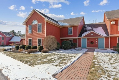 Impeccably maintained 2 bedroom second floor condo in Country on Augusta Country Club in Maine - for sale on GolfHomes.com, golf home, golf lot