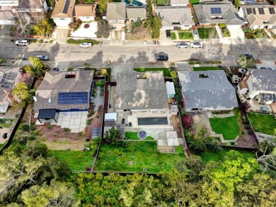 Located in Oakland's Sequoyah Heights neighborhood, this on Sequoyah Country Club in California - for sale on GolfHomes.com, golf home, golf lot