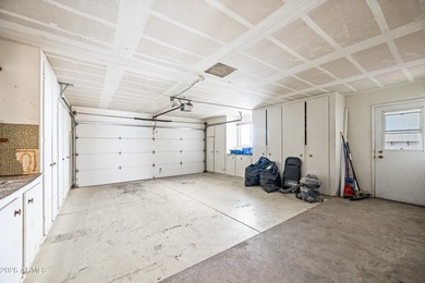 Just the unit you've been waiting for! This desirable end unit on Sun City-Willow Creek / Willow Brook  in Arizona - for sale on GolfHomes.com, golf home, golf lot