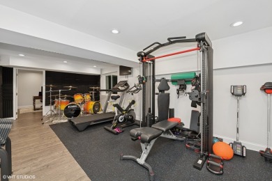 Looking for a home where you can *just move in*? Look no further on Lakemoor Golf Course in Illinois - for sale on GolfHomes.com, golf home, golf lot