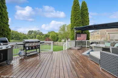 Looking for a home where you can *just move in*? Look no further on Lakemoor Golf Course in Illinois - for sale on GolfHomes.com, golf home, golf lot