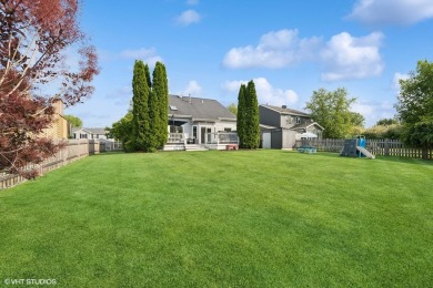 Looking for a home where you can *just move in*? Look no further on Lakemoor Golf Course in Illinois - for sale on GolfHomes.com, golf home, golf lot