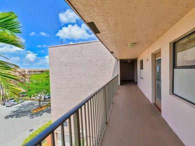 Don't miss out on this beautifully turnkey 2-bedroom, 2-bath on Sunrise Lakes Phase IV Golf Course in Florida - for sale on GolfHomes.com, golf home, golf lot