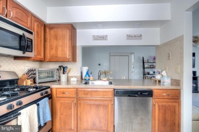 Welcome to this beautifully updated one-bedroom, one-bath on Ron Jaworskis Valleybrook Golf Course in New Jersey - for sale on GolfHomes.com, golf home, golf lot