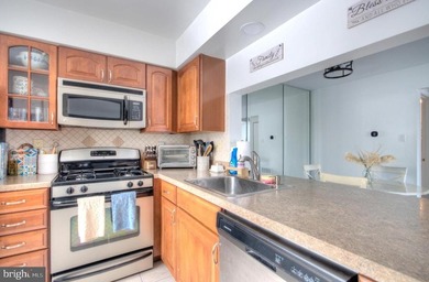 Welcome to this beautifully updated one-bedroom, one-bath on Ron Jaworskis Valleybrook Golf Course in New Jersey - for sale on GolfHomes.com, golf home, golf lot