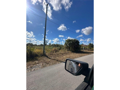 Discover the perfect opportunity to build your dream home on on River Hall Country Club in Florida - for sale on GolfHomes.com, golf home, golf lot