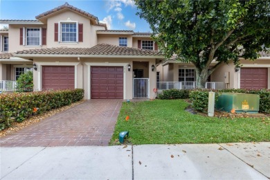 Two-story Townhome with garage in Villas of Rolling Hills in on Grande Oaks Golf Club in Florida - for sale on GolfHomes.com, golf home, golf lot