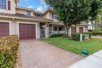 Two-story Townhome with garage in Villas of Rolling Hills in on Grande Oaks Golf Club in Florida - for sale on GolfHomes.com, golf home, golf lot