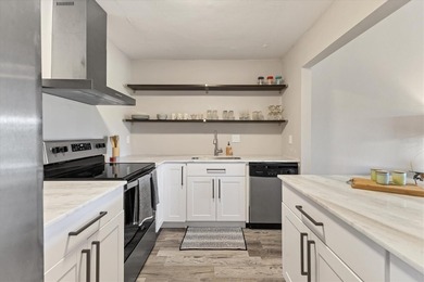 Move-in Ready! Beautifully remodeled 2-bedroom, 2-bath villa on on Capri Isle Golf Club in Florida - for sale on GolfHomes.com, golf home, golf lot