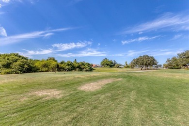 Move-in Ready! Beautifully remodeled 2-bedroom, 2-bath villa on on Capri Isle Golf Club in Florida - for sale on GolfHomes.com, golf home, golf lot