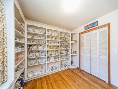 Five Star Neighborhood and Location in Urbandale! 4 bedroom, 3 on Urbandale Golf and Country Club in Iowa - for sale on GolfHomes.com, golf home, golf lot