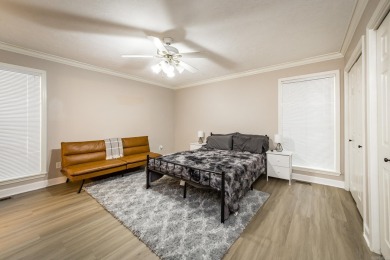 This home is currently rented.  Please call listing agent for on Indian Hills Country Club in Arkansas - for sale on GolfHomes.com, golf home, golf lot