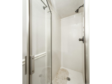 This home is currently rented.  Please call listing agent for on Indian Hills Country Club in Arkansas - for sale on GolfHomes.com, golf home, golf lot