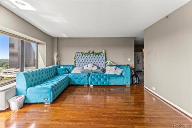 Welcome to this remarkable 2-bedroom, 2-bath residence located on Evergreen Hills Golf Course in Michigan - for sale on GolfHomes.com, golf home, golf lot