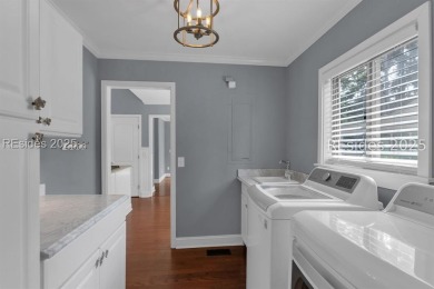 Welcome to this charming 2 bedroom, 2 bath end-unit villa on Sea Pines Golf and Resort  in South Carolina - for sale on GolfHomes.com, golf home, golf lot